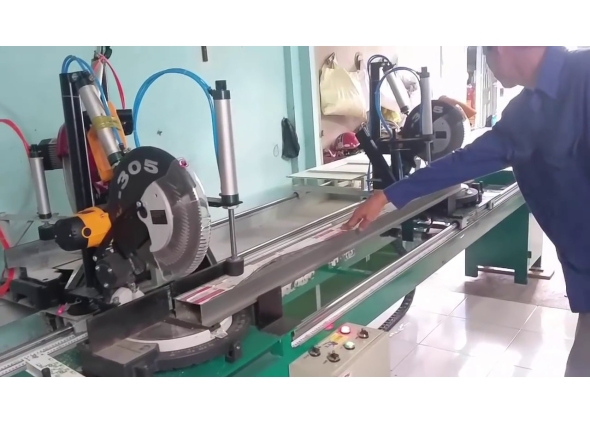 MÁY CẮT NHÔM