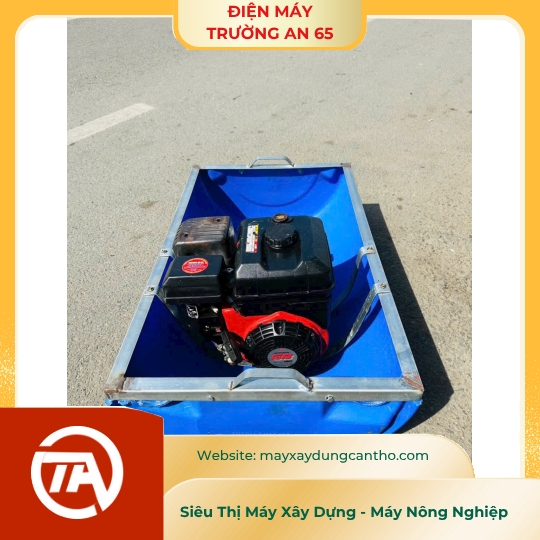 Bơm thuyền chạy xăng 