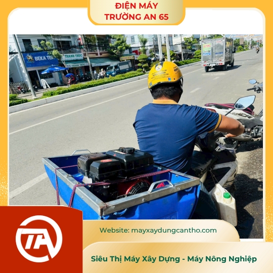 Bơm thuyền chạy xăng 
